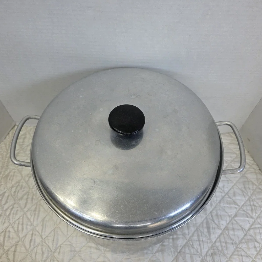 Vintage Enterprise Aluminum 16 Gauge Cook Pot With Handles And Lid Made In USA